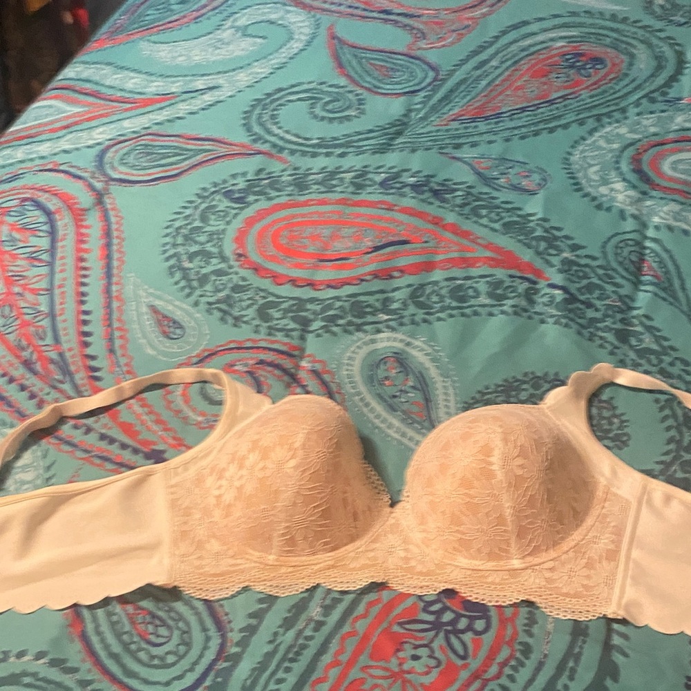 SHEIN Cream Lace Underwire Bra